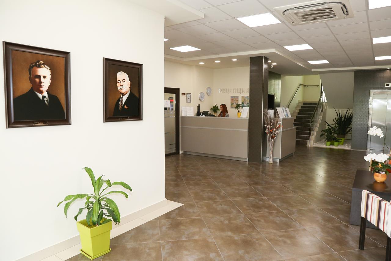 Hotel-Clinic Dr. Gechevi パヴェル・バニャ エクステリア 写真