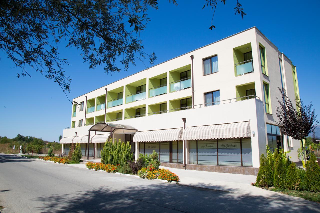 Hotel-Clinic Dr. Gechevi パヴェル・バニャ エクステリア 写真